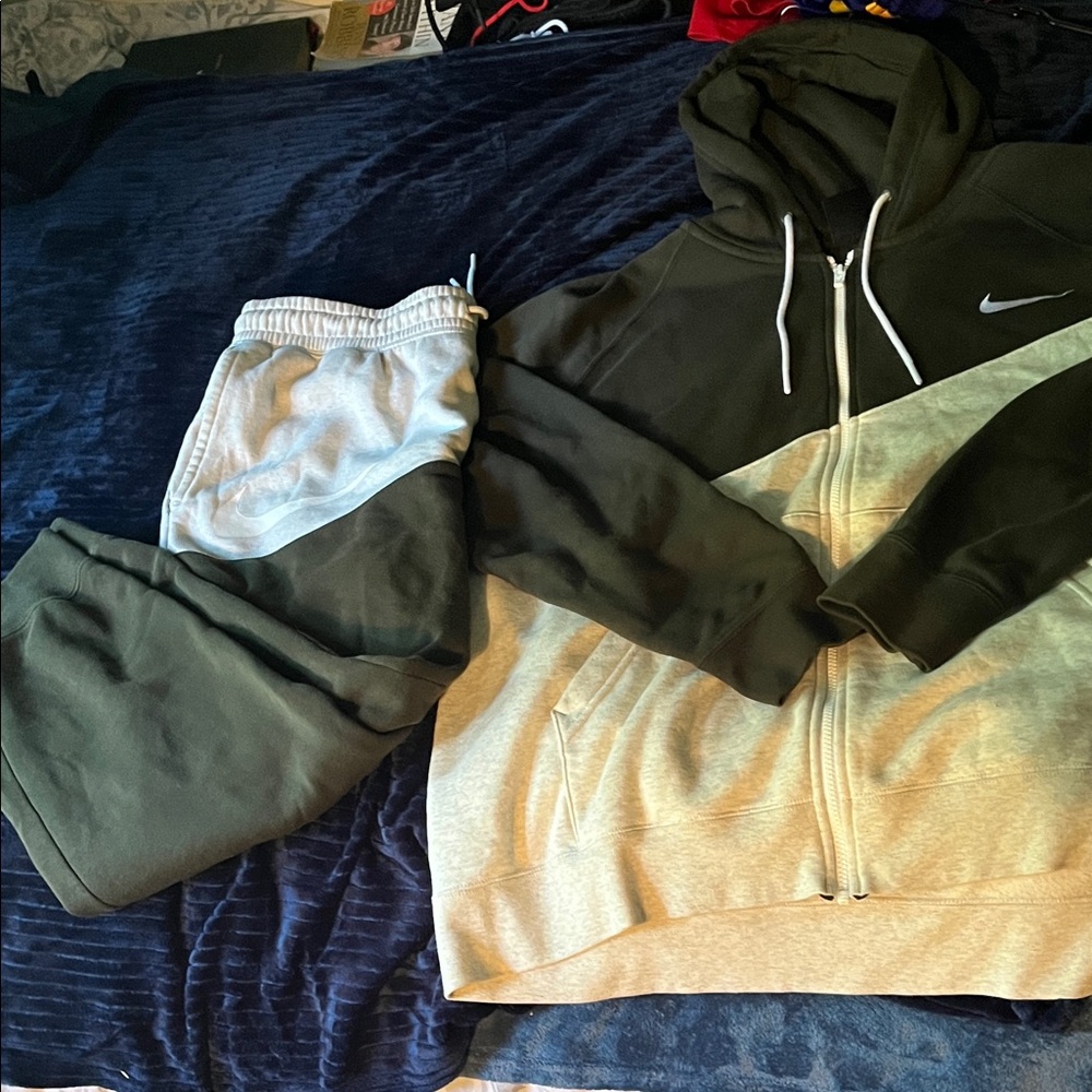 Nike matching sweatsuit